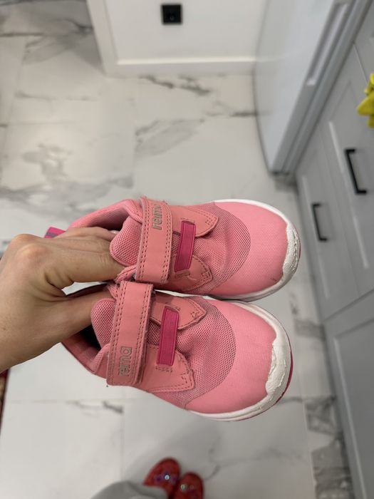 Детские кроссовки