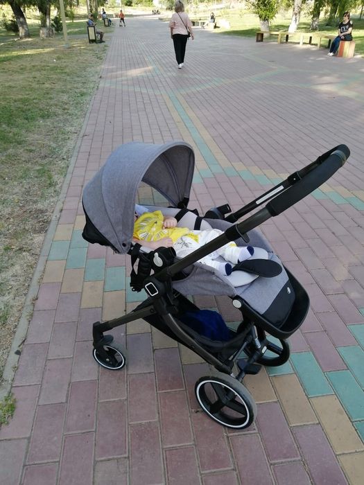 Продам коляску Evenflo