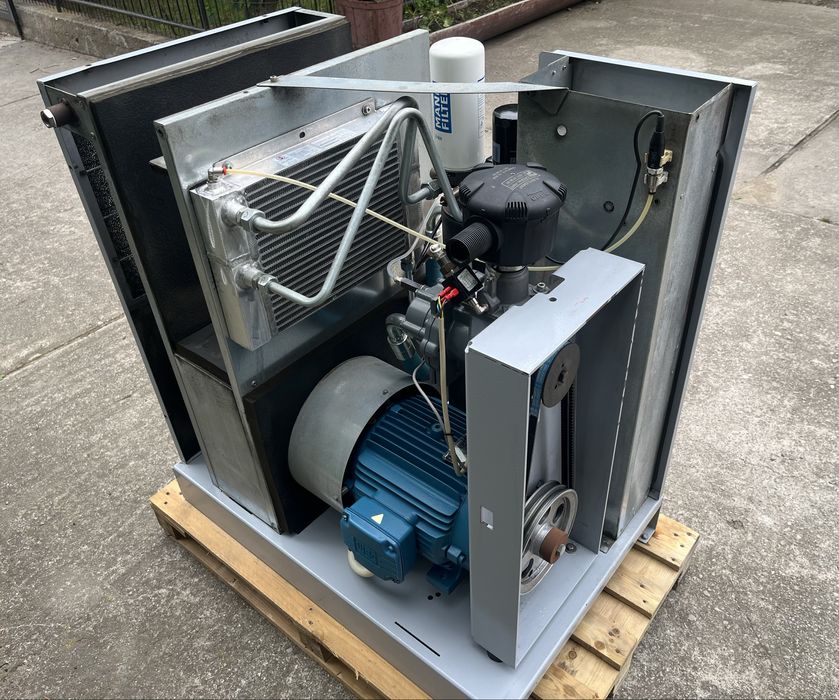 Винтов компресор Ceccato CSA 11kw 1550lt Обслужен!