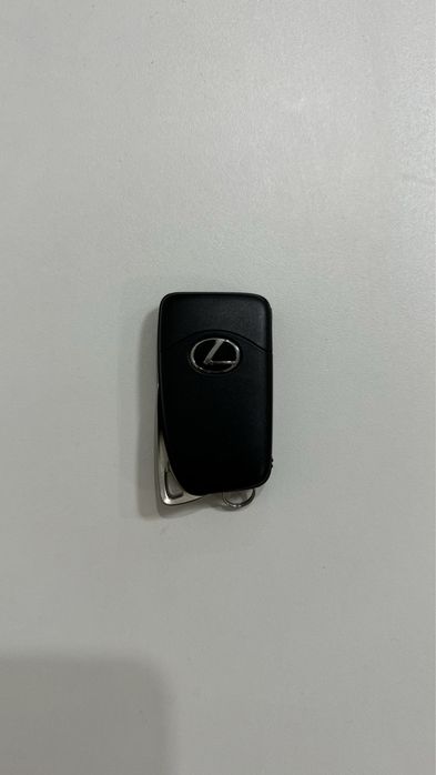 Оригинальные ключи от lexus RX350