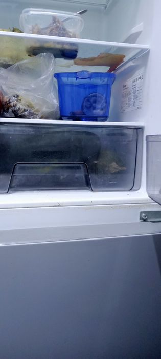 Продам холодильник медия двух камерный