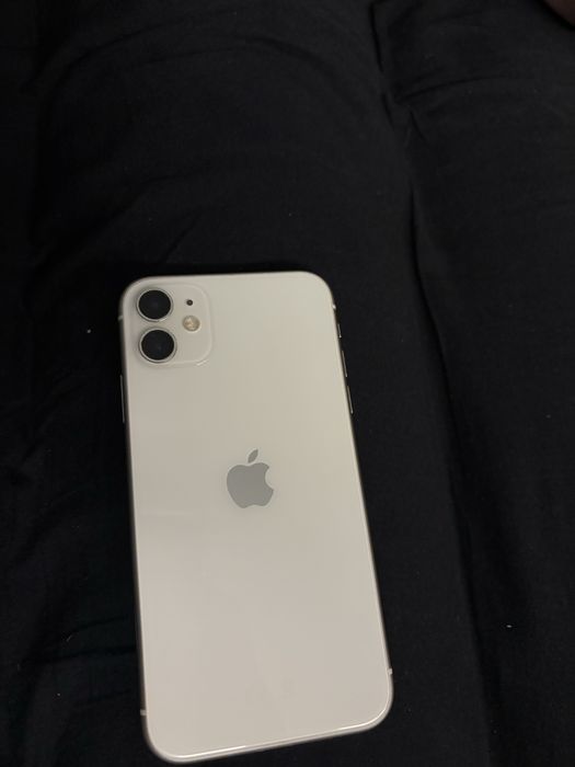 Продам iPhone 11 128gb в отличном состоянии