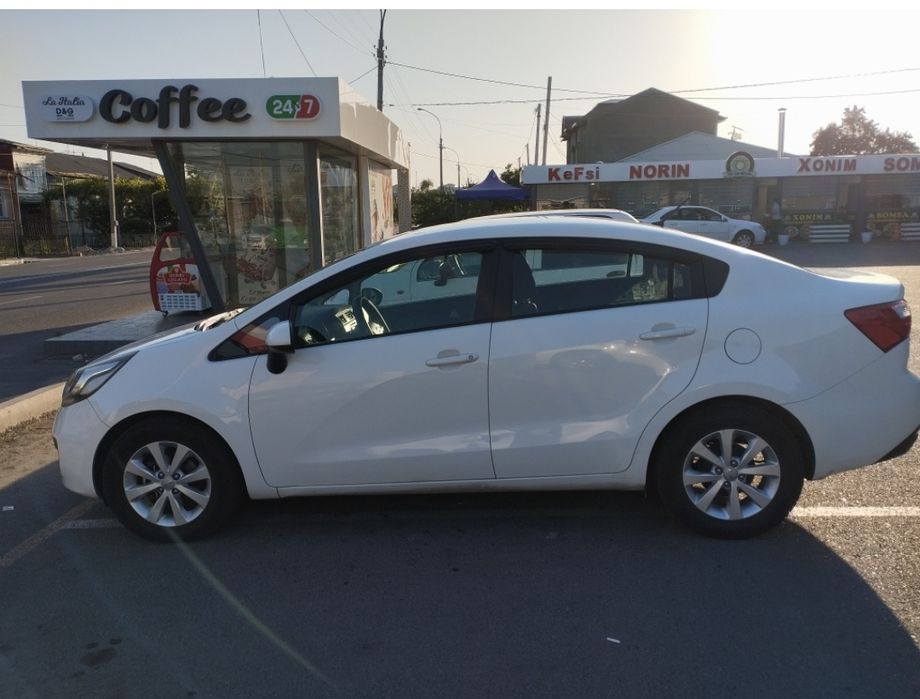 KIA Rio 2013 года. Пробег 90000