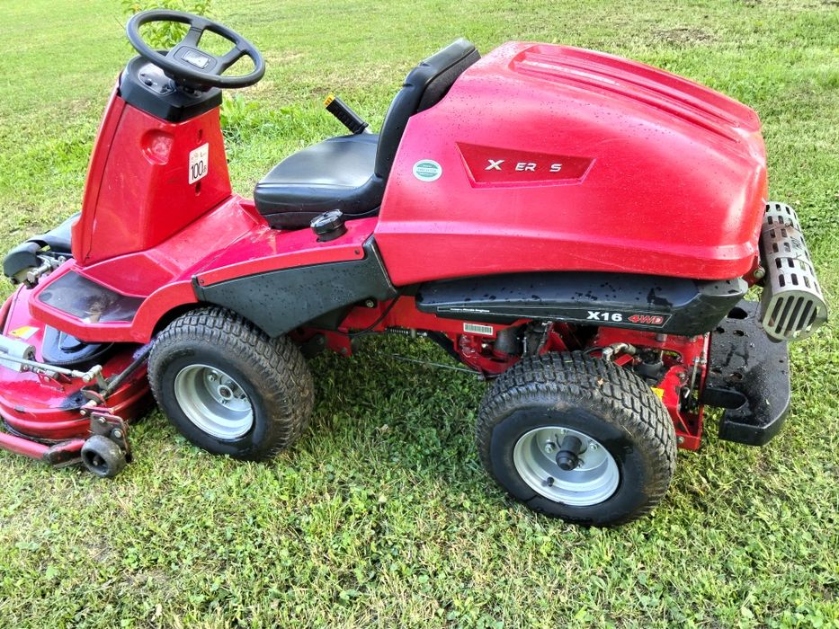 Tractoraș de gazon 4×4