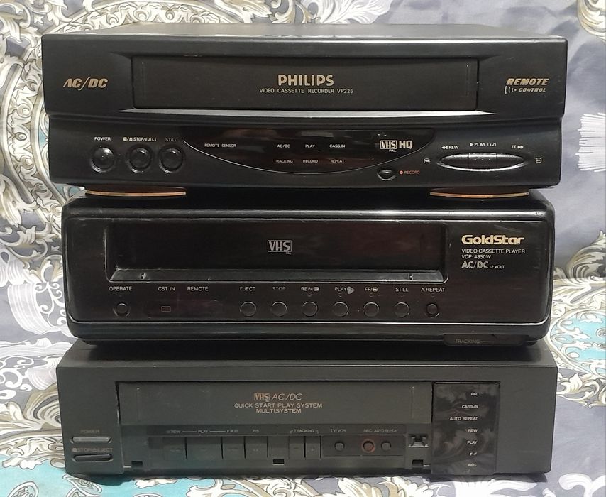 Видеомагнитофон Hitachi