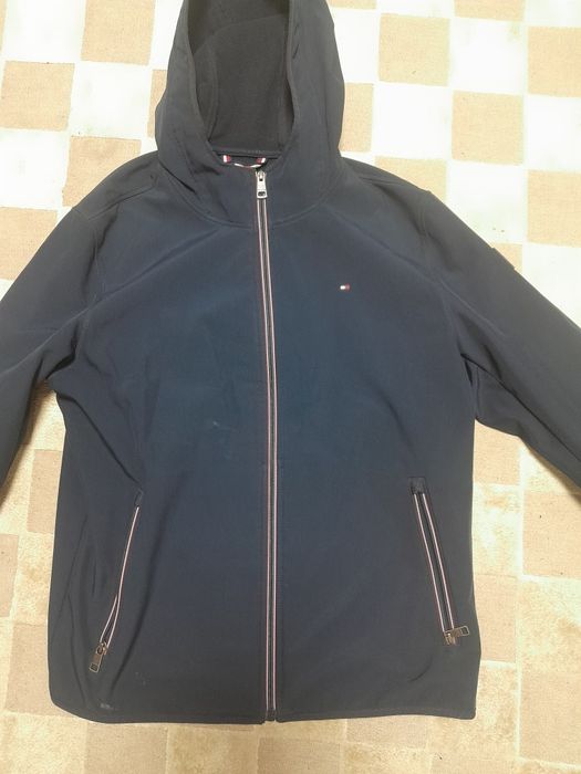 Продам ветровку Tommy Hilfiger