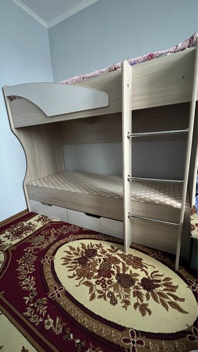 Двухярусная кровать