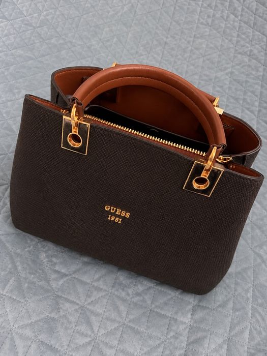 Дамска чанта Guess