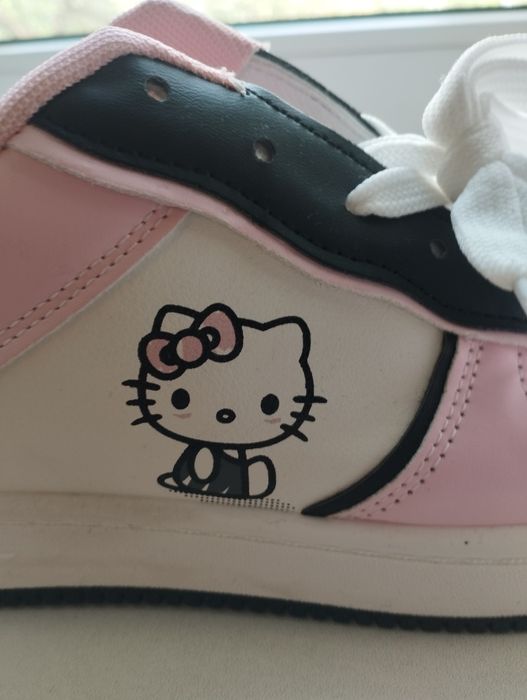 Новые Hello Kitty кроссовки 39.5разм.