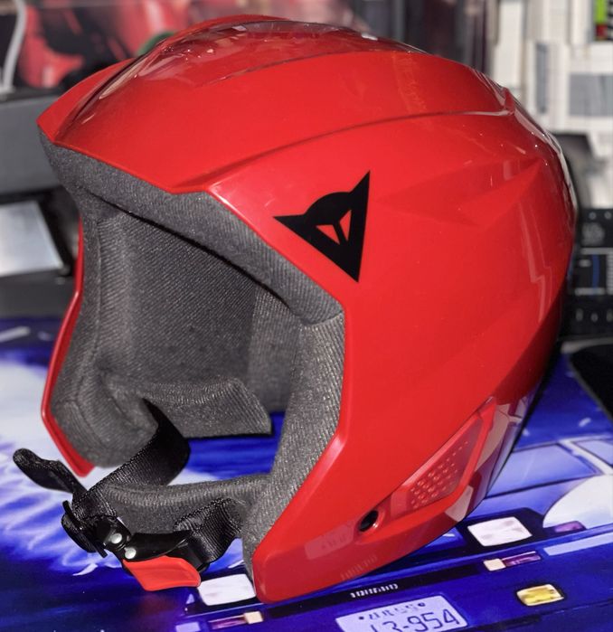 Детска ски каска със ски очила