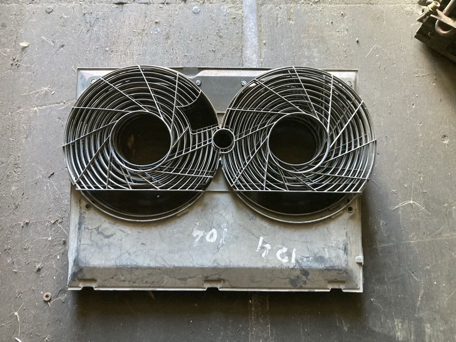 Диффузор вентилятора кондиционера Мерседес W124 / Mercedes W124