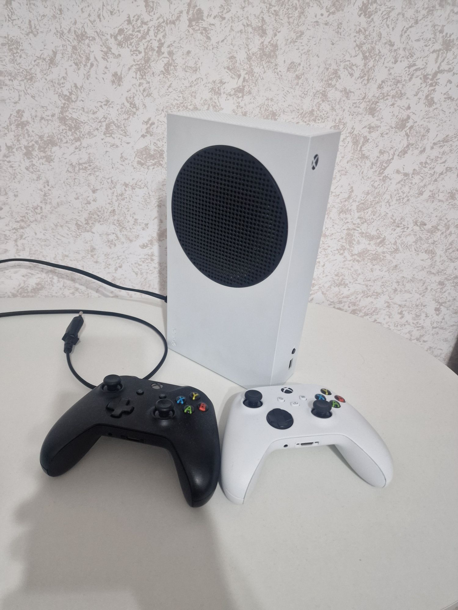 Xbox series S 512gb cu 2 controllere Pitesti • OLX.ro