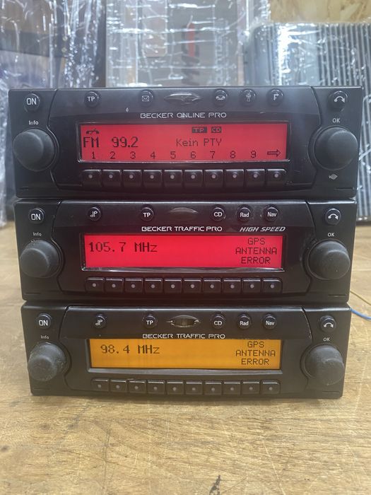 Cd player auto Becker Traffic Pro -doua culori Merc-Audi