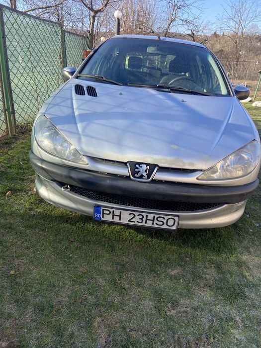 Vand Peugeot 206. Mai multe detalii la telefon