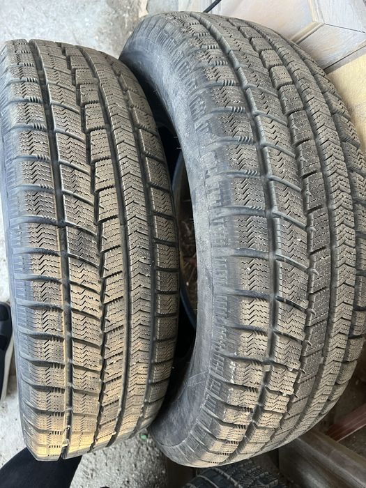 Продам шины 205/70R15