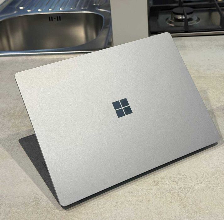 Microsoft Surface laptop 3 i5-1035g4/8/256/13'3 2K IPS touch