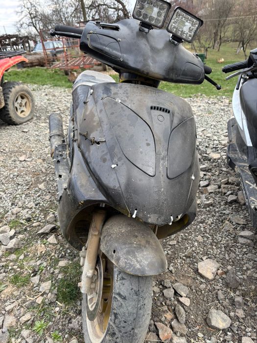 vand scutere:125,50cm3