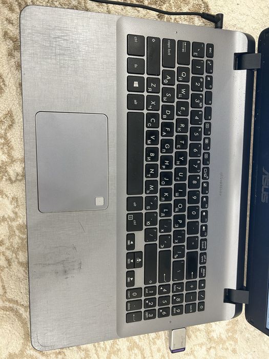 Продаю ноутбук asus