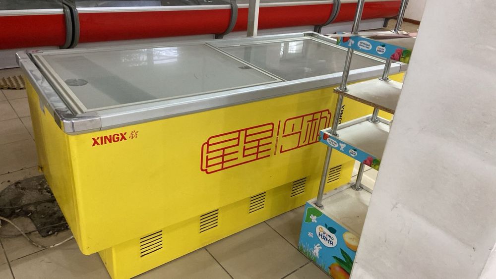 Холодильник витринный