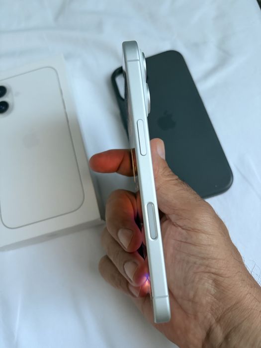 Iphone 16 128 GB неразличим от нов с гаранция 36 месеца към Yettel