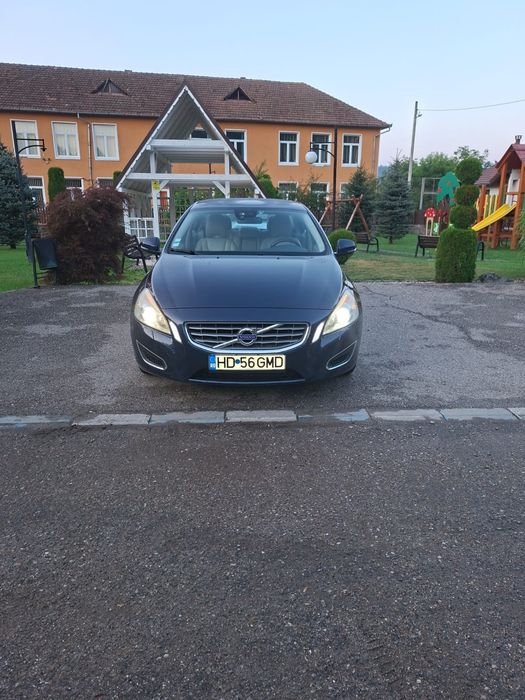 Se vinde Volvo S60