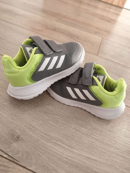 ADIDAS маратонки №24