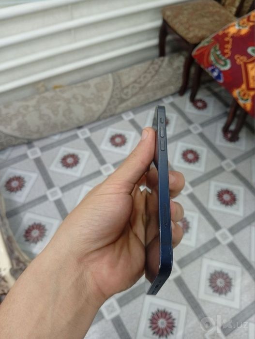 Iphone 12 sotiladi srochna 64tali