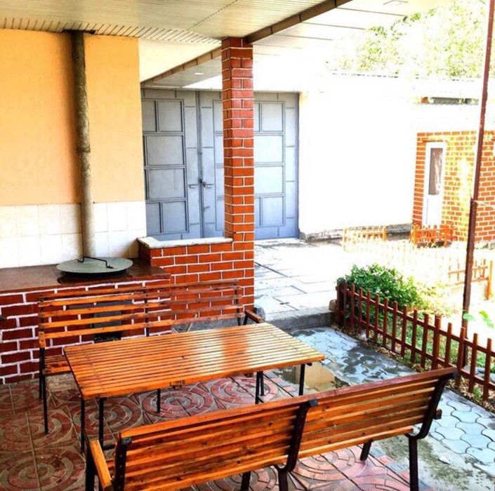 Продаётся хороший дача  есть сауна и и бассейн Зелёная зона