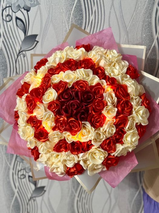 Розы из лент в любом количестве в букете