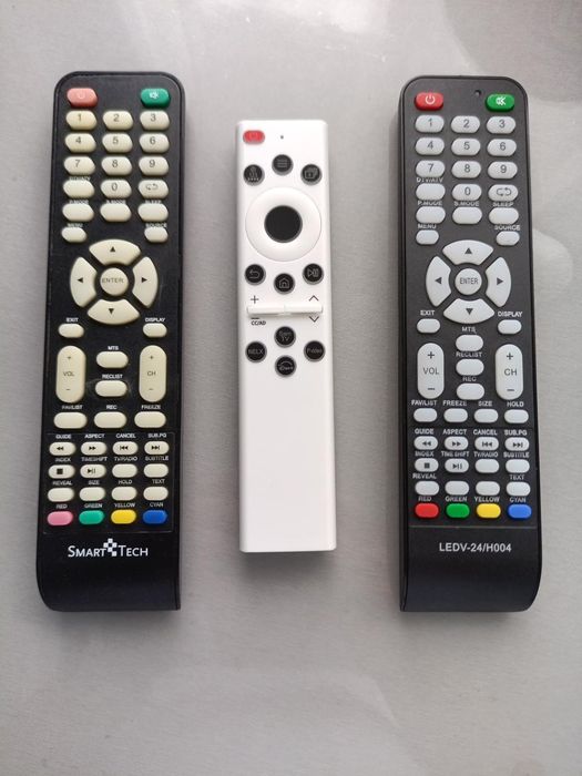 Telecomanda Samsung, universala și Logitech
