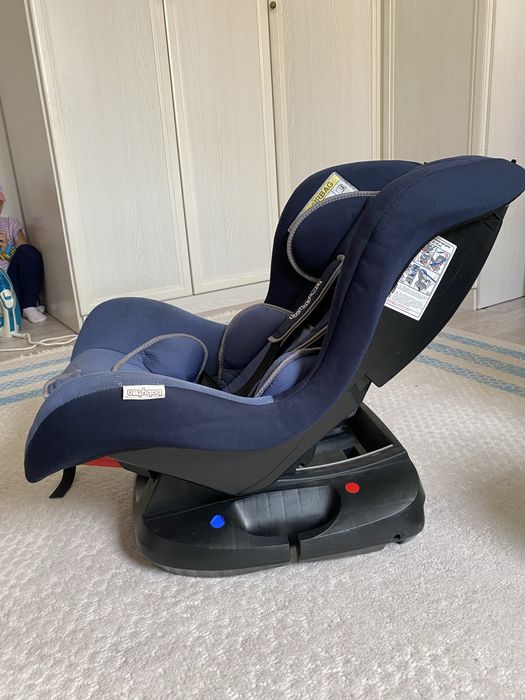 Продам автокресла детские