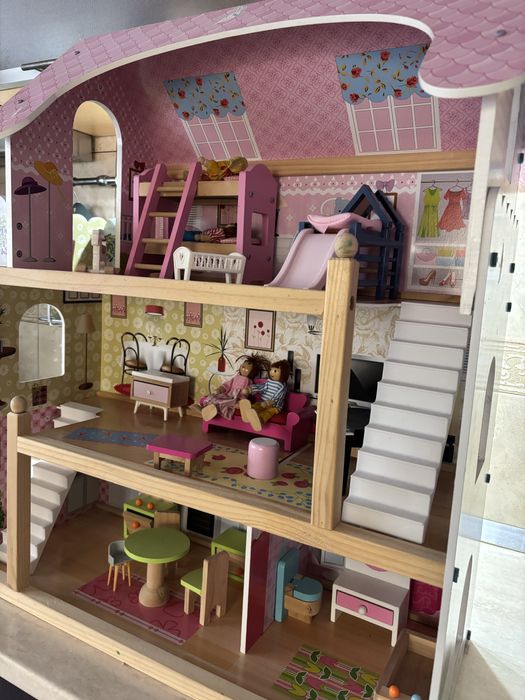 Casa de Papusi din lemn pe 2 etaje cu accesorii