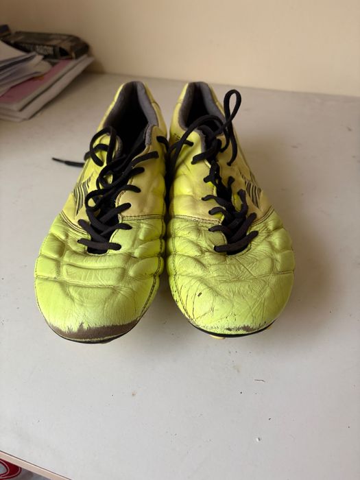 Продавам професионални бутонки:MIZUNO REBULA CUP, номер 42