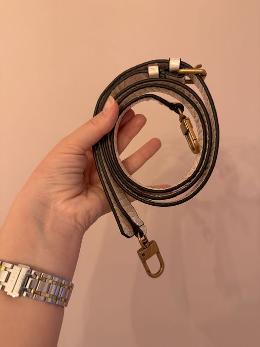 Guess стилна чанта
