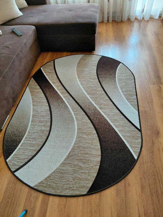 Продавам килим за трапезария /хол