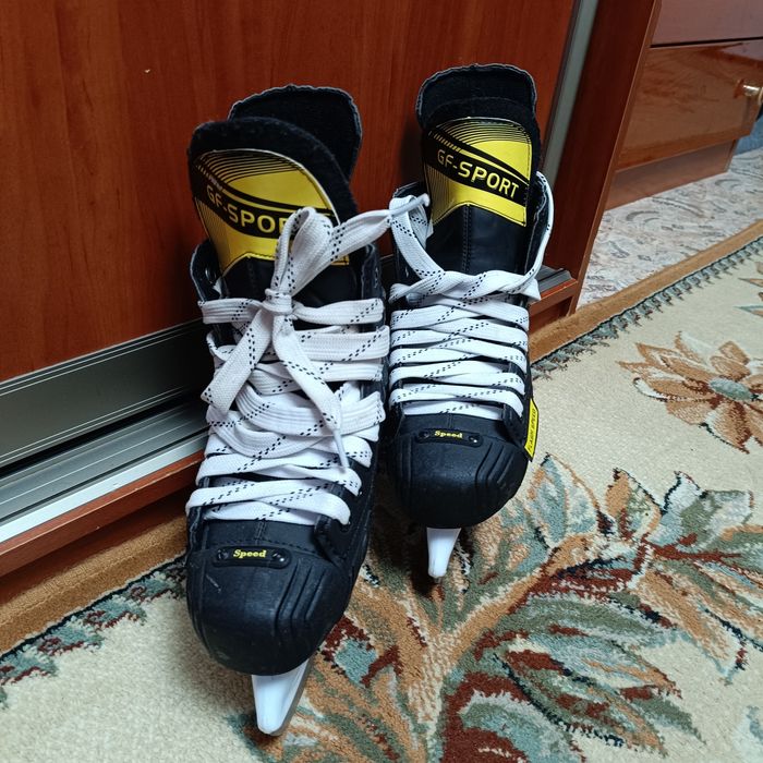 Продам коньки б/у