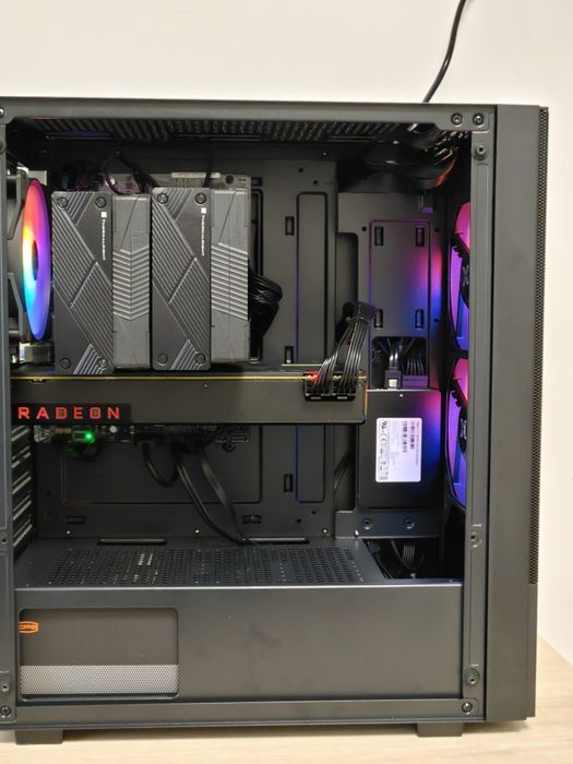Компютър Xeon E3-1270 v6 / Vega 64 8GB / 20GB DDR4 / SSD 480GB + HDD 500GB