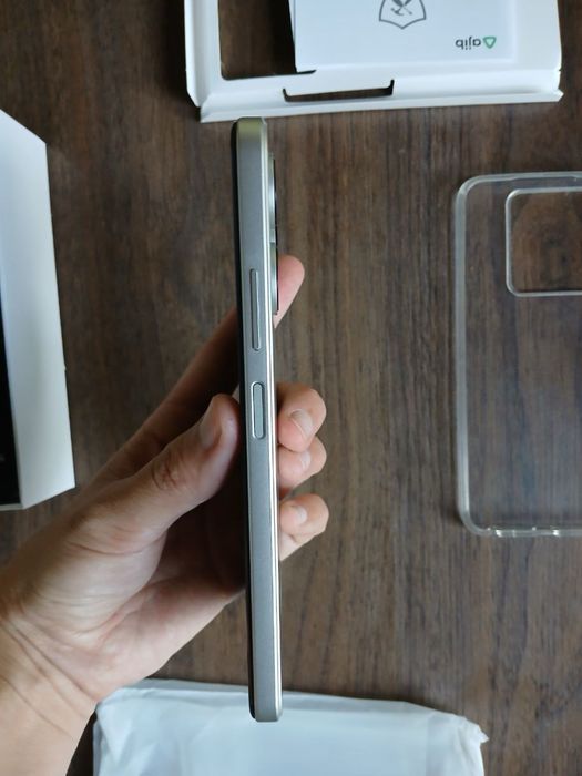 Ajib i10 yangi telefon srochno sotiladi