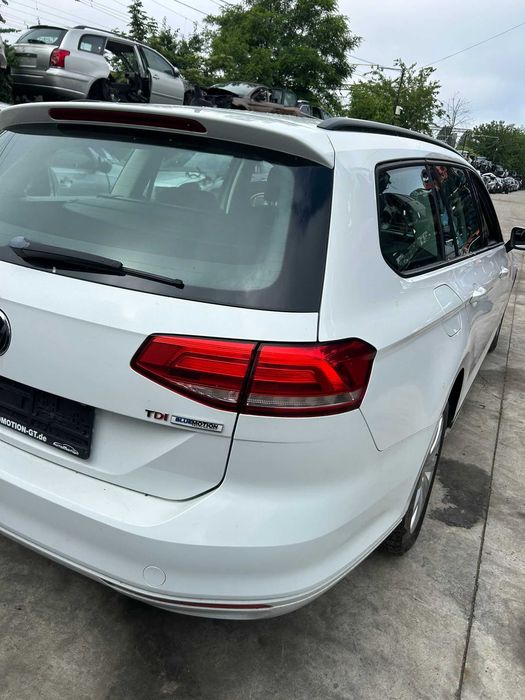 Bara spate Volkswagen Passat B8 an 2016