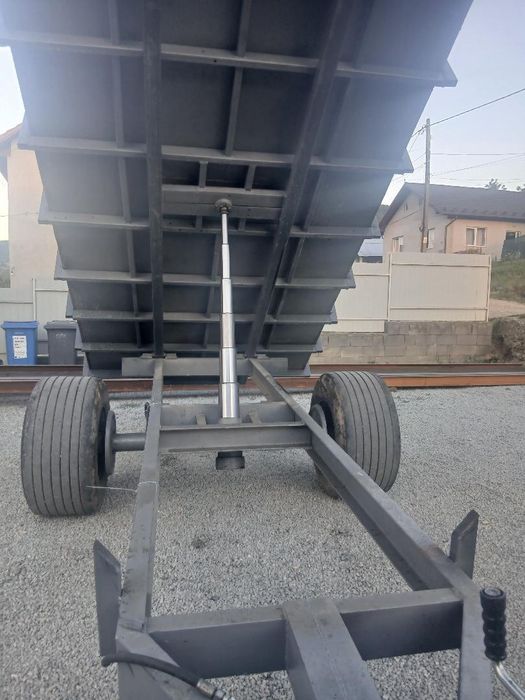 Remorcă de vănzare