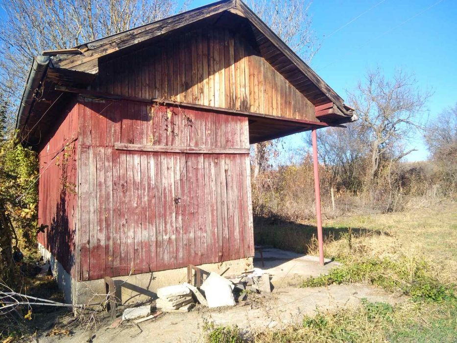 Вила/ Къща с Ток и Вода