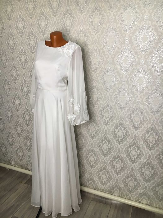 Платье вечернее шикарное