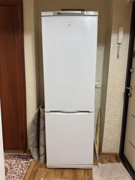 Продам холодильник, срочно!