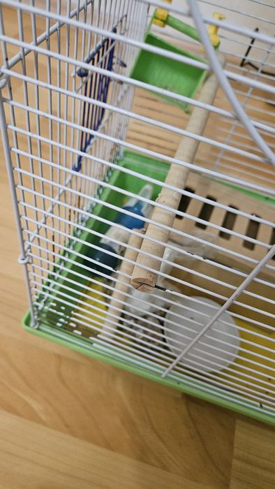 Продам клетку для попугайчиков