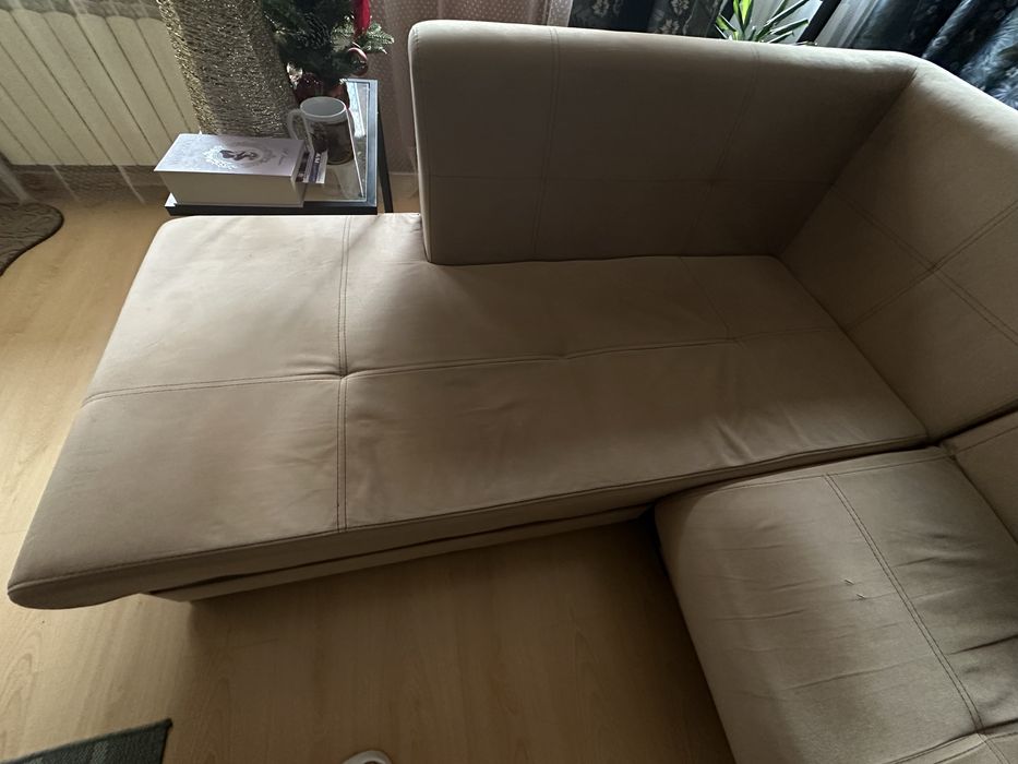 ПОДАРЯВАМ ъглов диван с функция сън  и ракла