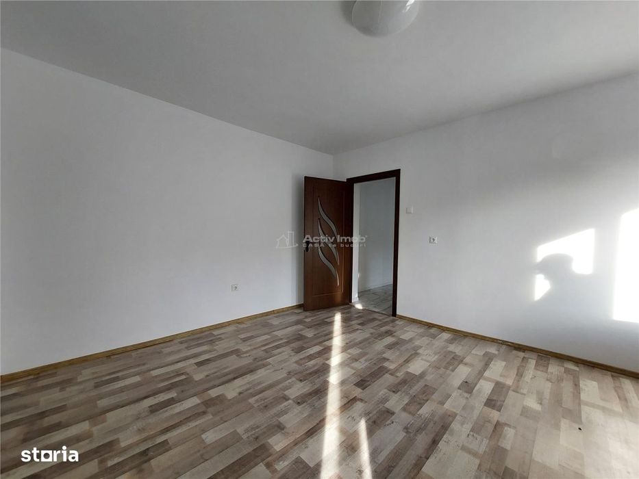 Vanzare sau SCHIMB, 3 camere, etaj 2, renovat, Aleea Tineretului