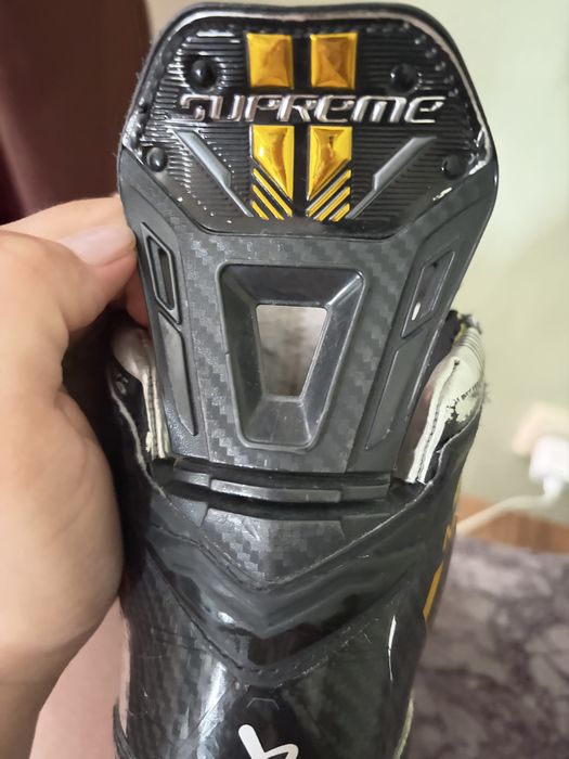 Продам коньки хоккейные bauer m5 pro