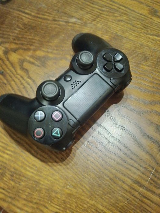 Продам джойстик на ps4