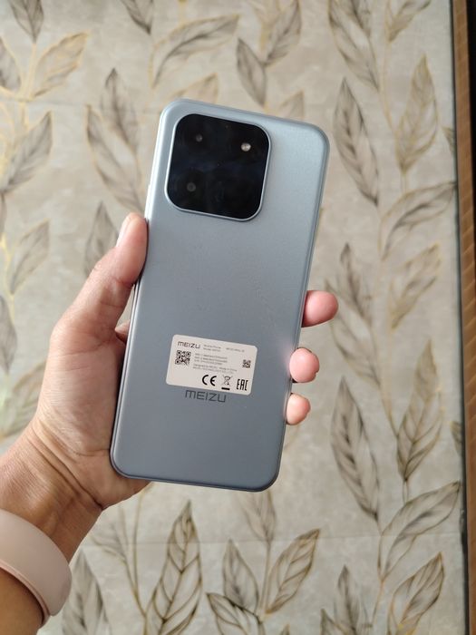 Продаётся телефон