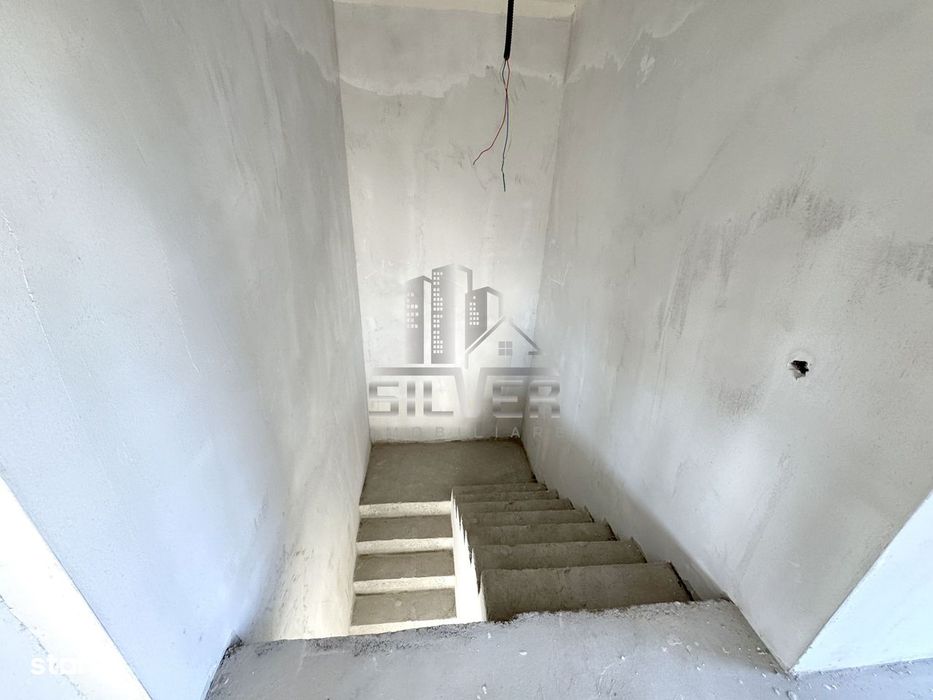 Case  tip duplex in zona centrala Gilau.